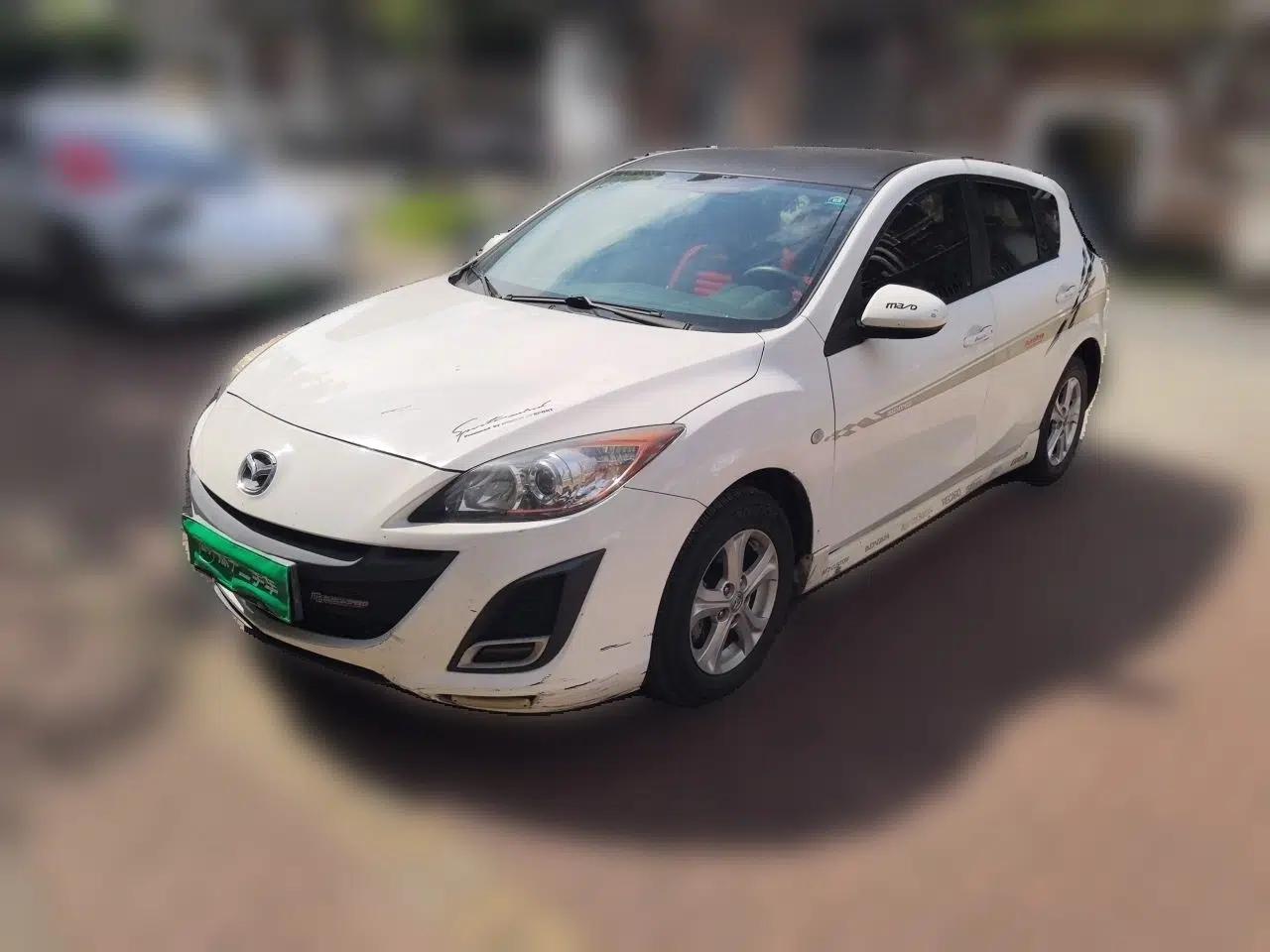 Mazda 3 2012 Hatchback 1.6L Manual Comfort Model — миниатюра 1