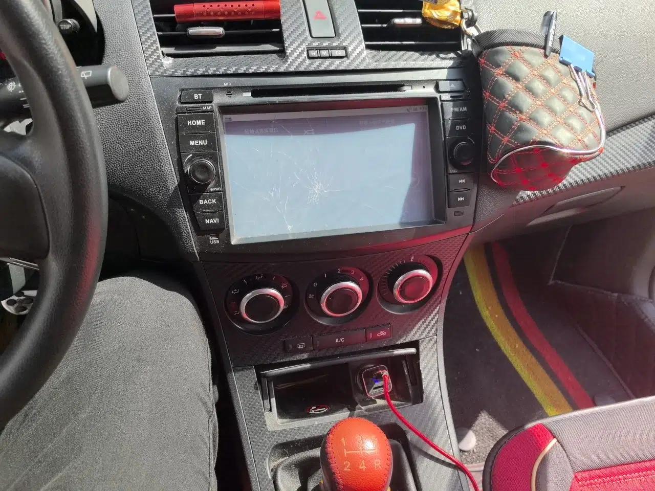 Mazda 3 2012 Hatchback 1.6L Manual Comfort Model — миниатюра 13