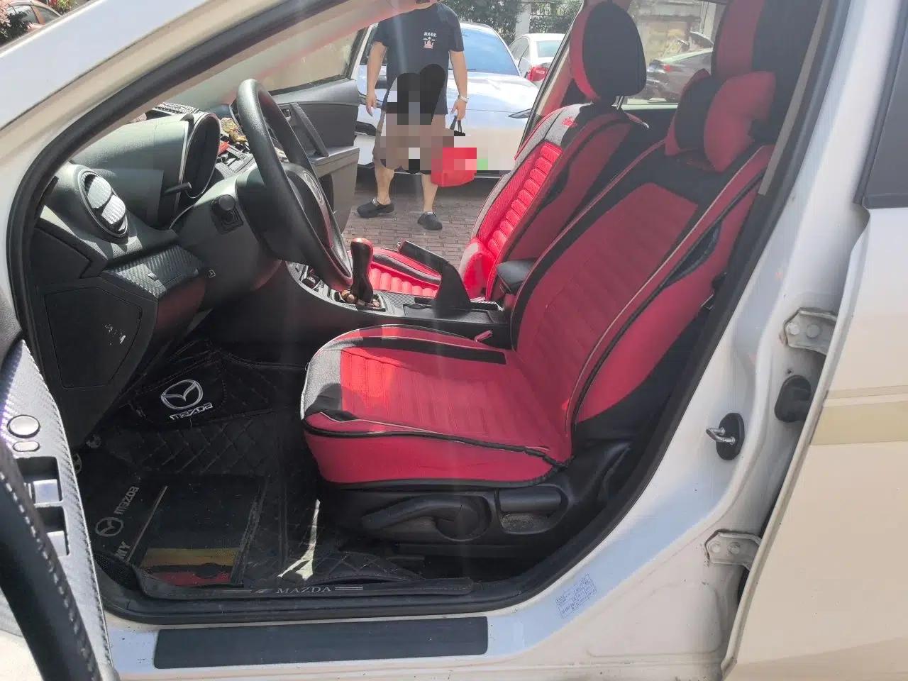 Mazda 3 2012 Hatchback 1.6L Manual Comfort Model — миниатюра 15