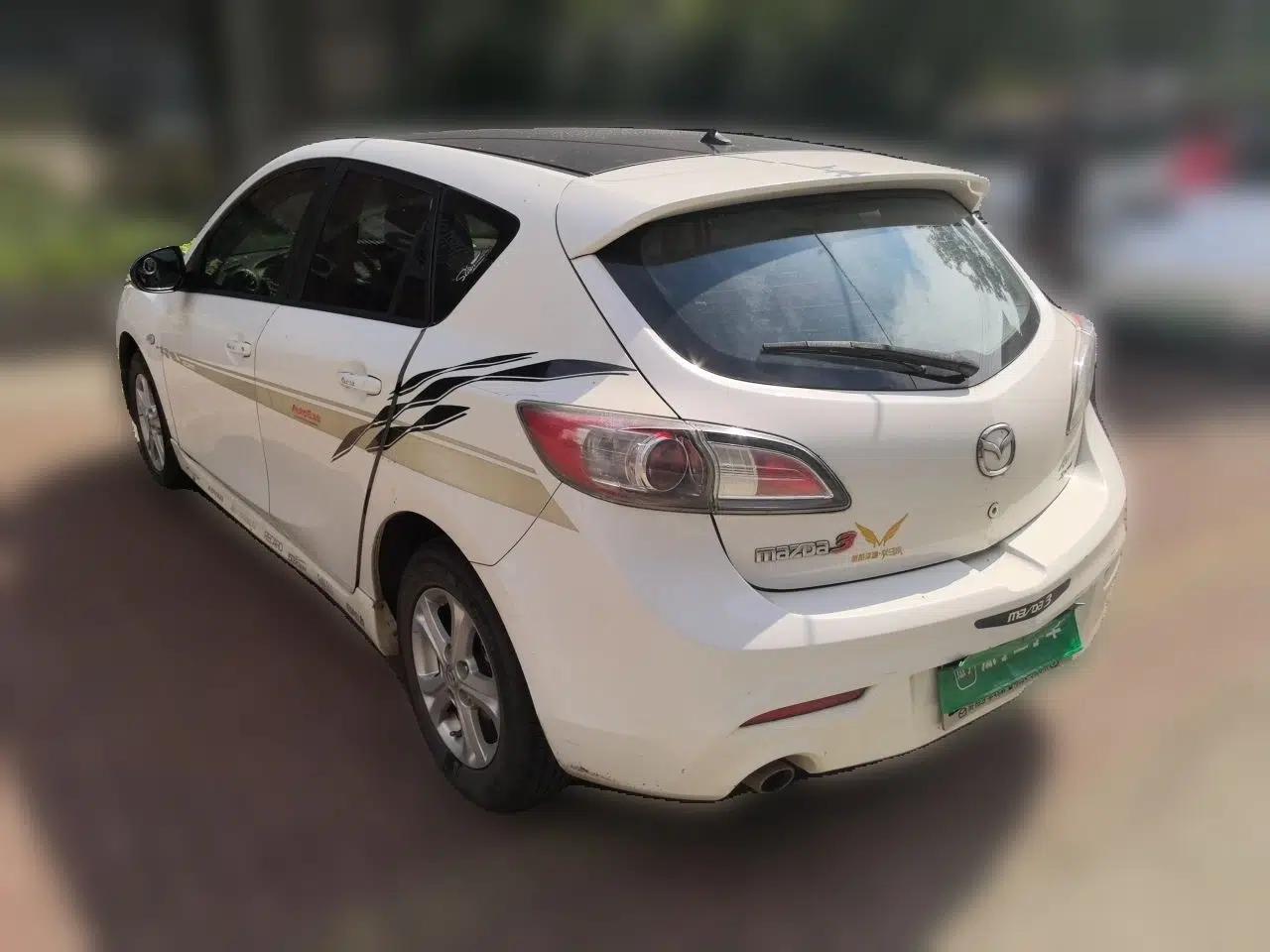 Mazda 3 2012 Hatchback 1.6L Manual Comfort Model — миниатюра 4