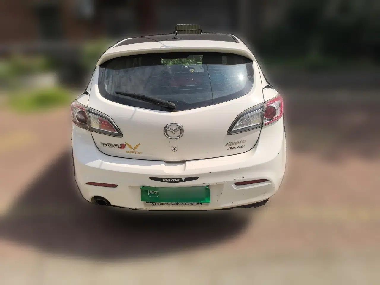 Mazda 3 2012 Hatchback 1.6L Manual Comfort Model — миниатюра 5