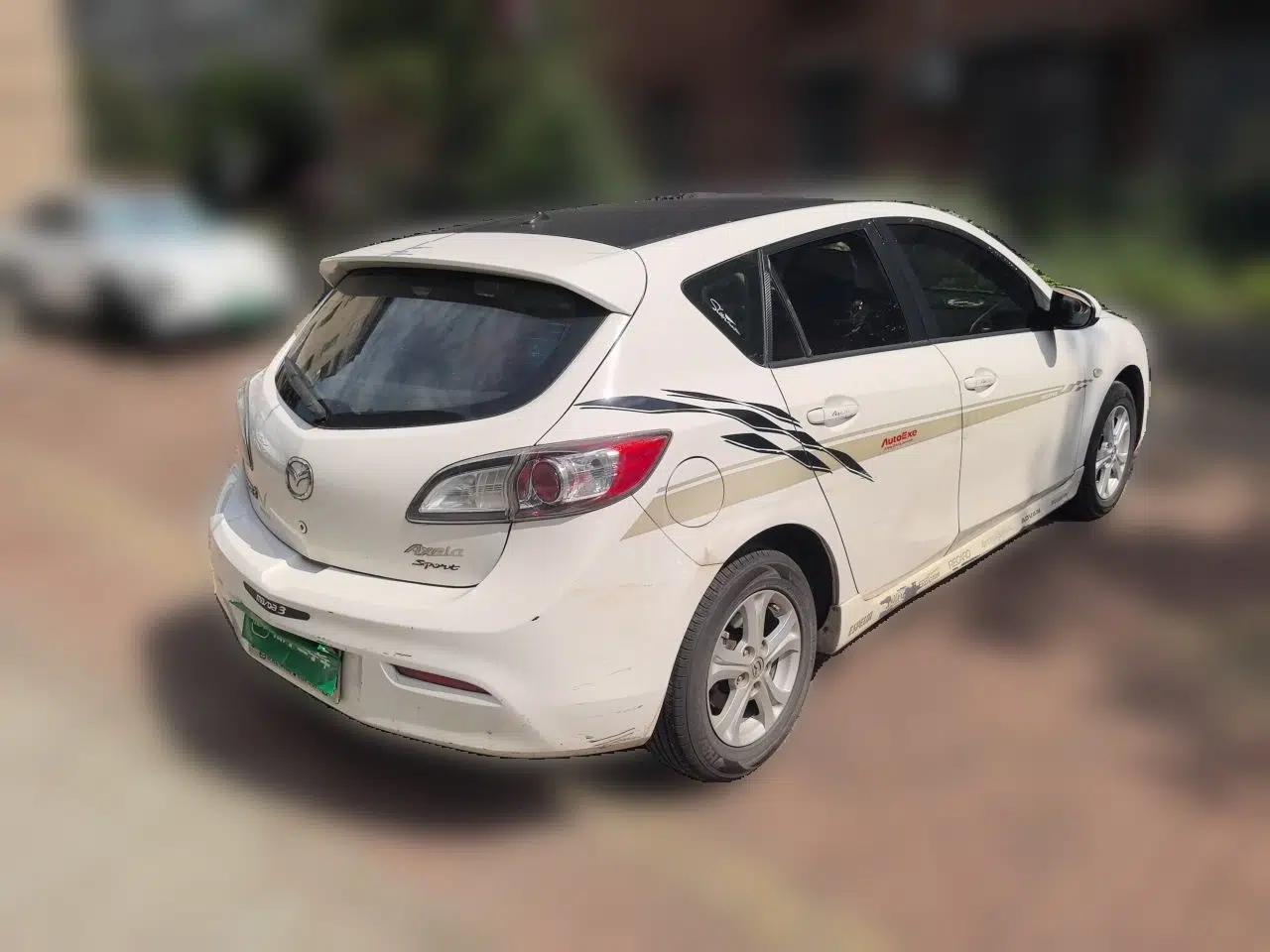 Mazda 3 2012 Hatchback 1.6L Manual Comfort Model — миниатюра 6