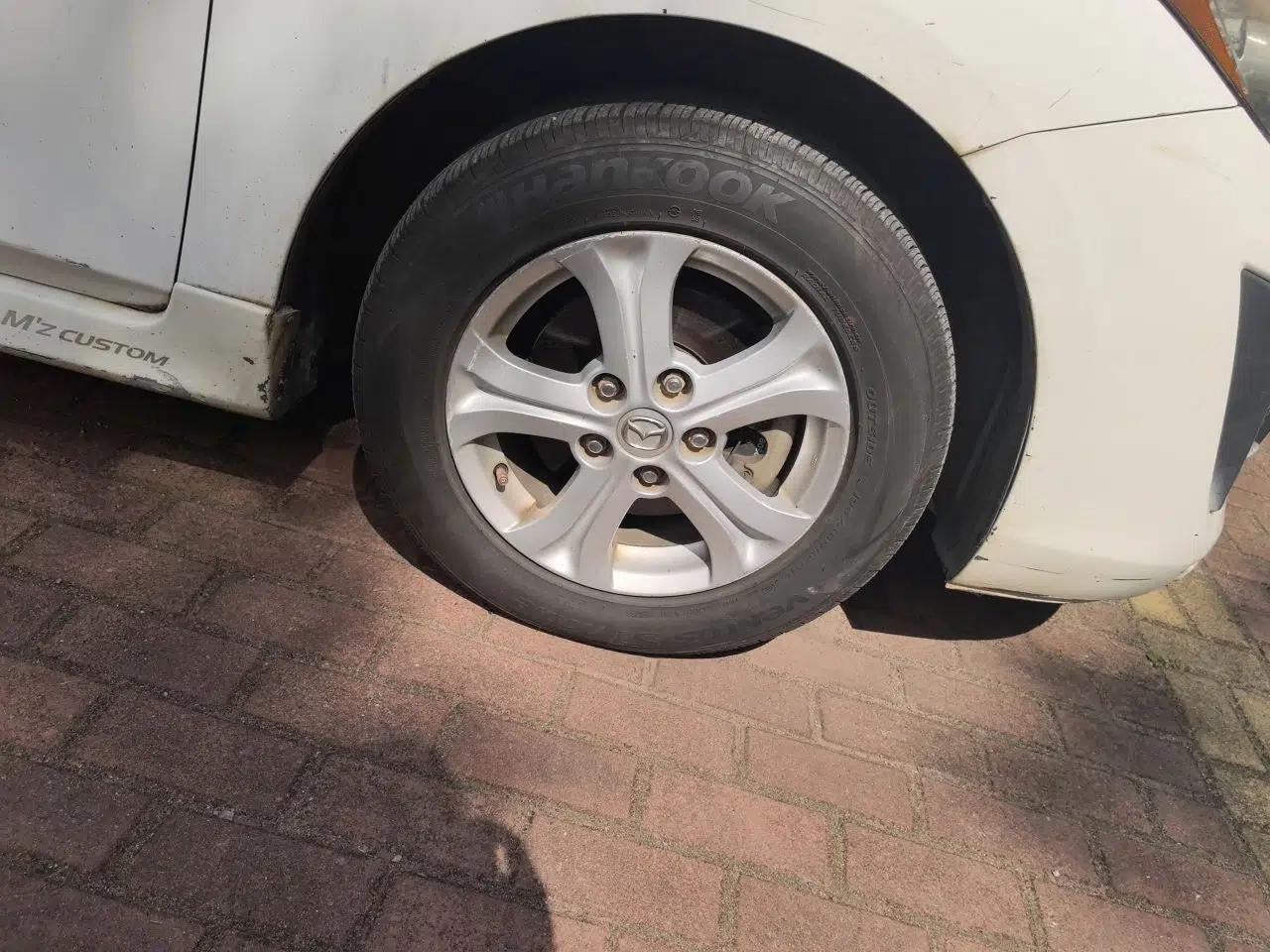 Mazda 3 2012 Hatchback 1.6L Manual Comfort Model — миниатюра 8