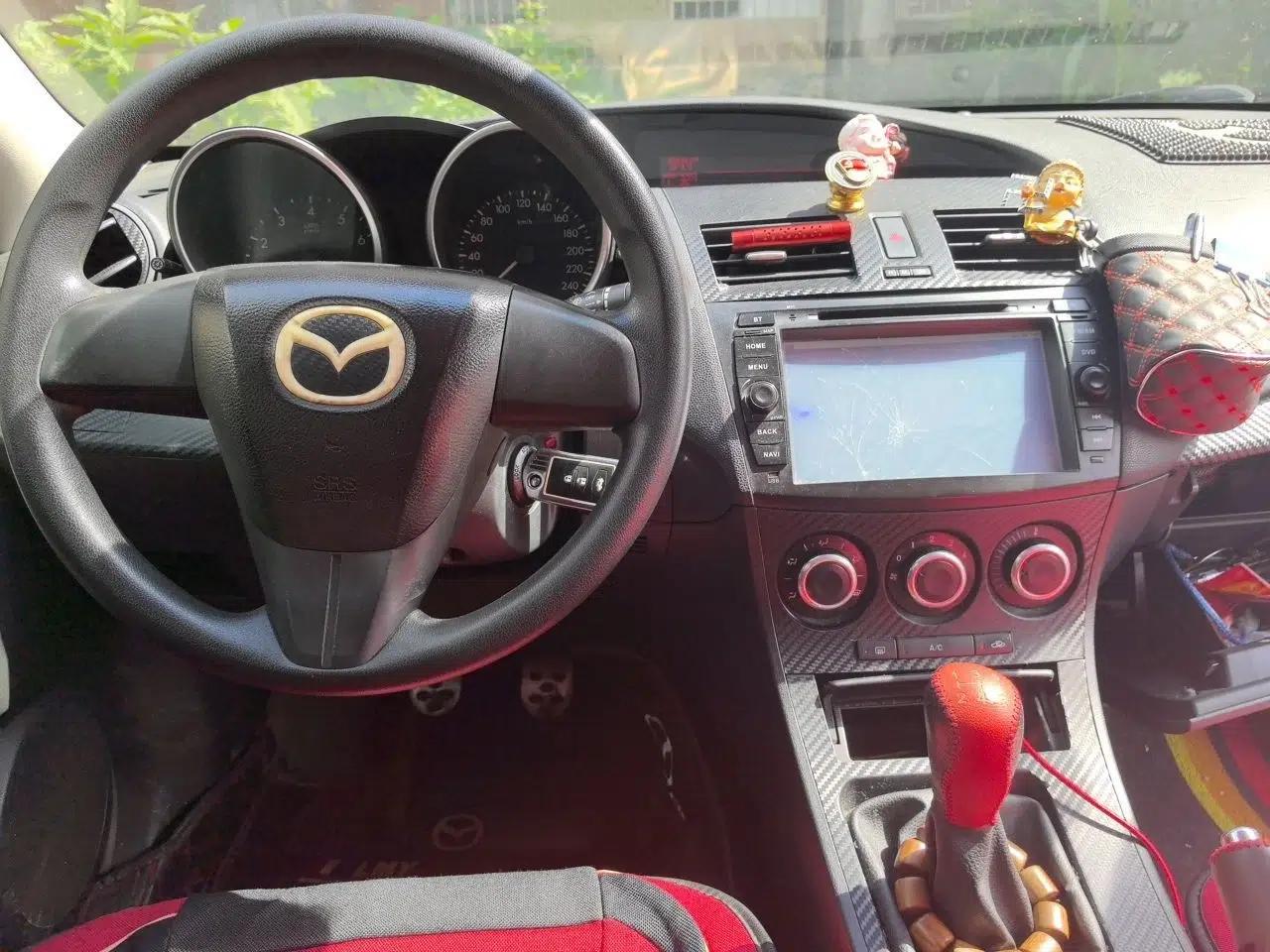 Mazda 3 2012 Hatchback 1.6L Manual Comfort Model — миниатюра 9