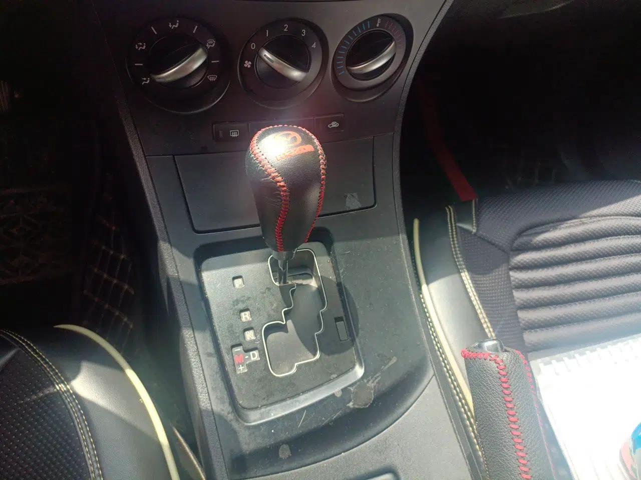 Mazda 3 2012 Hatchback 1.6L Automatic Elite Model — миниатюра 14