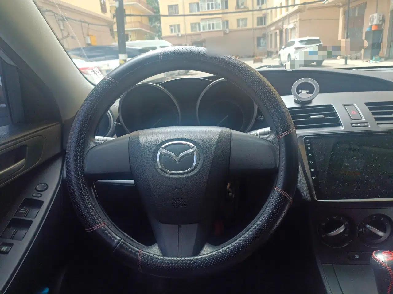 Mazda 3 2012 Hatchback 1.6L Automatic Elite Model — миниатюра 10