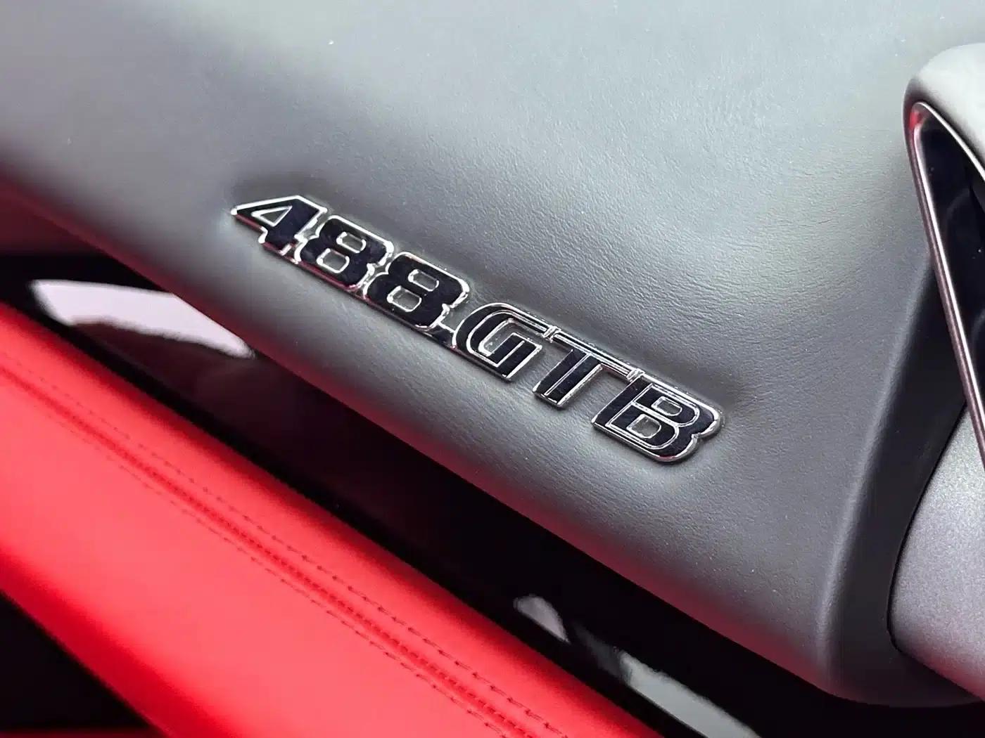 2015 Ferrari 488 GTB — миниатюра 16