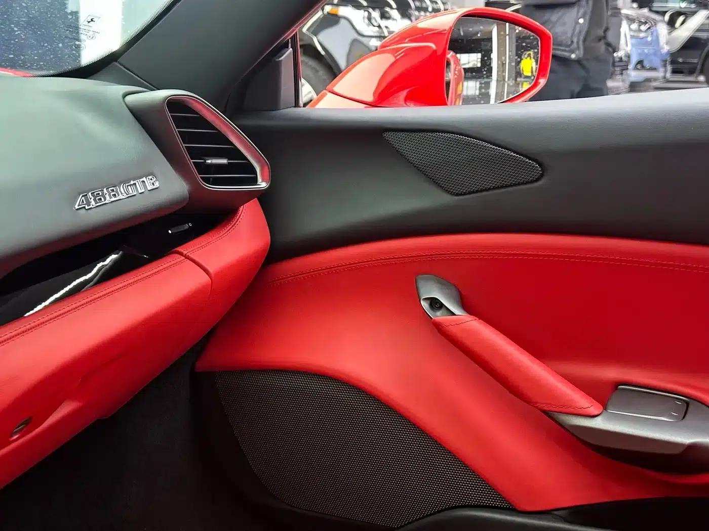 2015 Ferrari 488 GTB — миниатюра 31