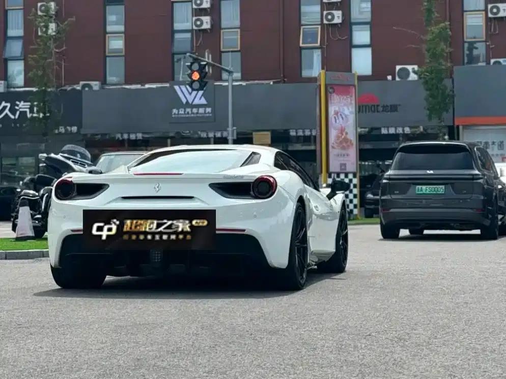 2015 Ferrari 488 GTB — миниатюра 3