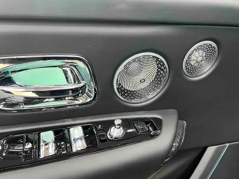 2025 Cullinan Series II Black Badge Disruptor — миниатюра 12