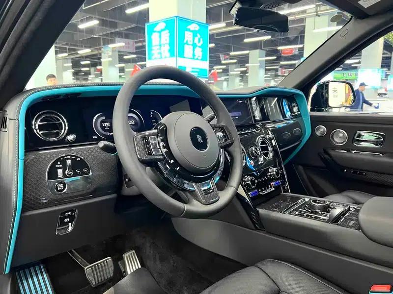 2025 Cullinan Series II Black Badge Disruptor — миниатюра 16