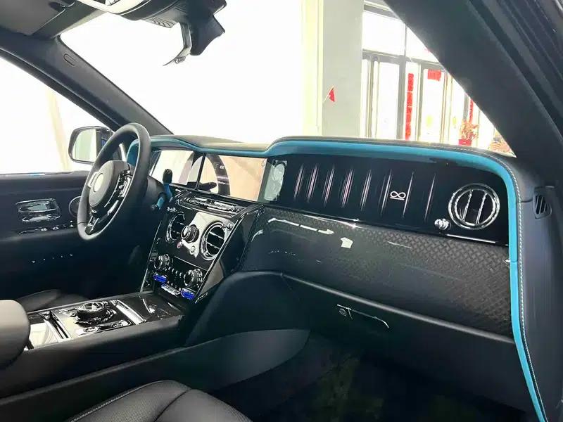 2025 Cullinan Series II Black Badge Disruptor — миниатюра 18