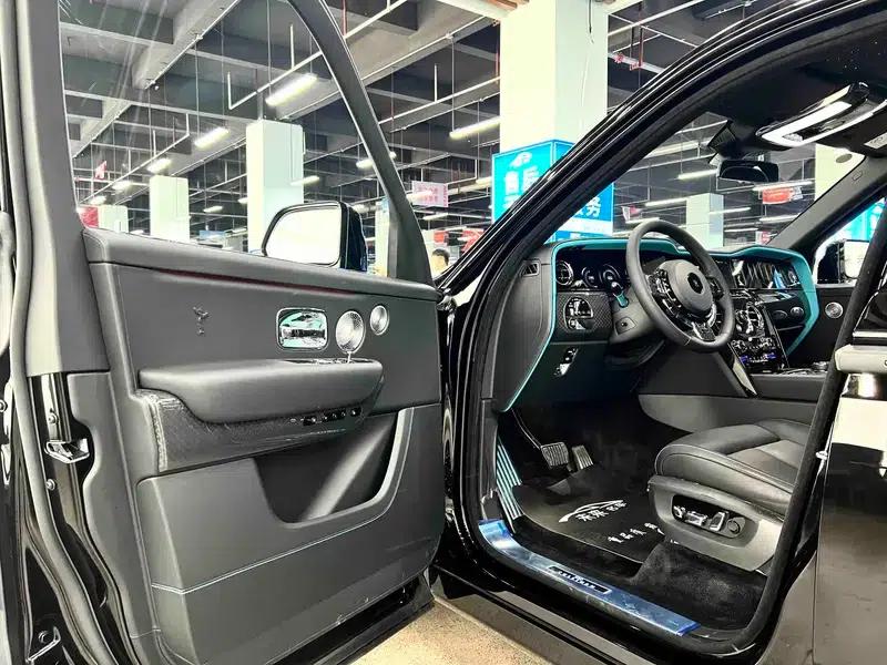 2025 Cullinan Series II Black Badge Disruptor — миниатюра 23