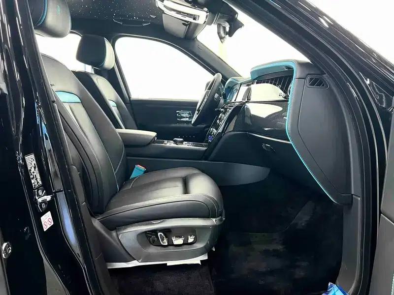 2025 Cullinan Series II Black Badge Disruptor — миниатюра 24