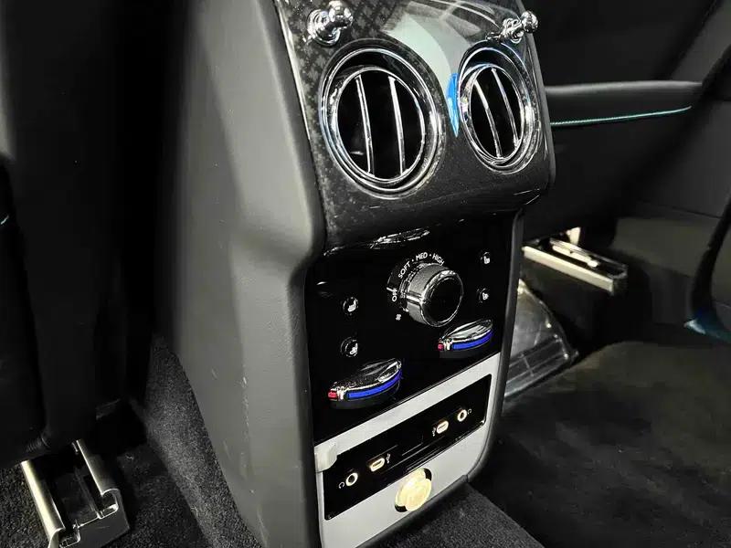 2025 Cullinan Series II Black Badge Disruptor — миниатюра 8
