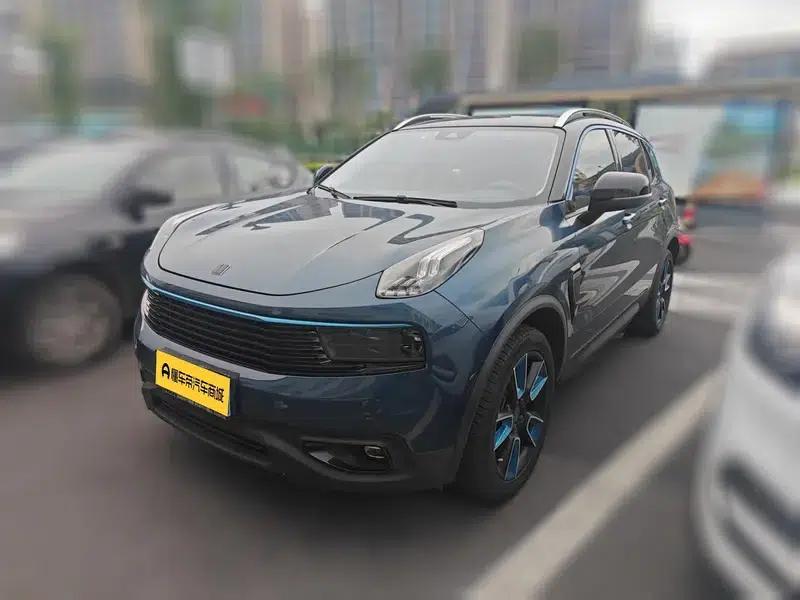 Lynk & Co 01 2017 2.0T 2WD Pro Edition — миниатюра 1