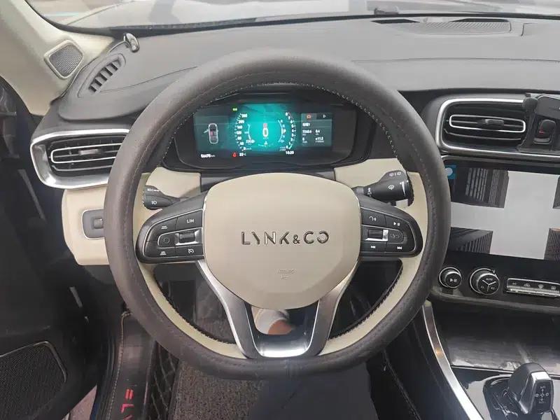 Lynk & Co 01 2017 2.0T 2WD Pro Edition — миниатюра 11