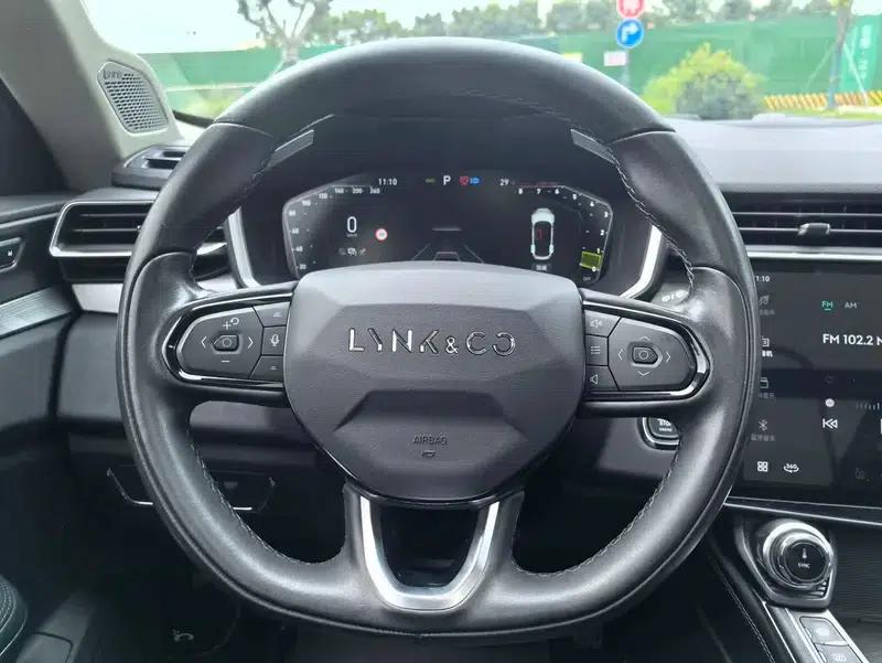 Lynk & Co 01 2021 2.0TD Two-Wheel Drive Pro — миниатюра 27