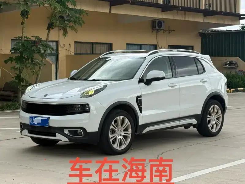 Lynk & Co 01 2017 2.0T 2WD Pro Edition — миниатюра 1