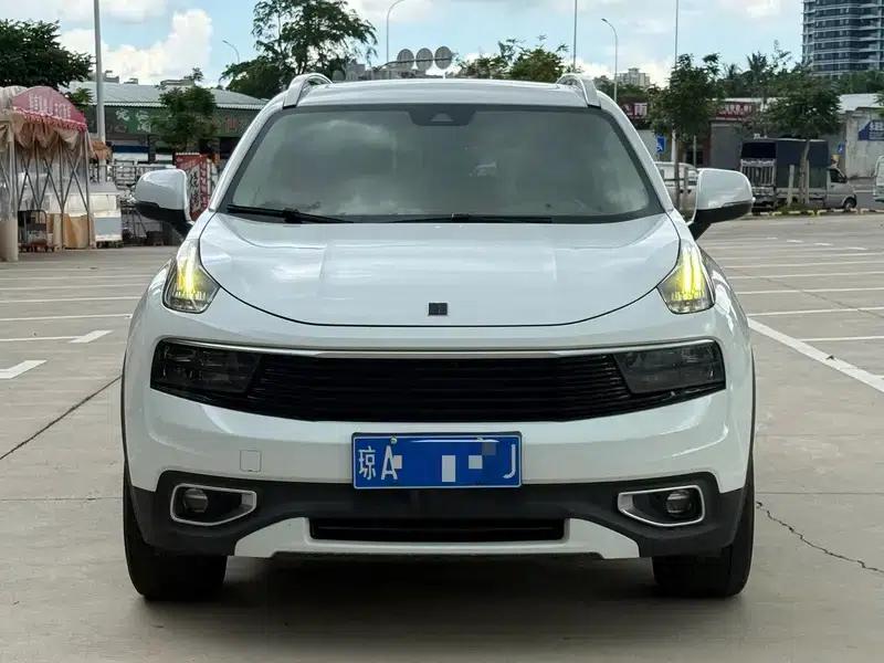 Lynk & Co 01 2017 2.0T 2WD Pro Edition — миниатюра 2