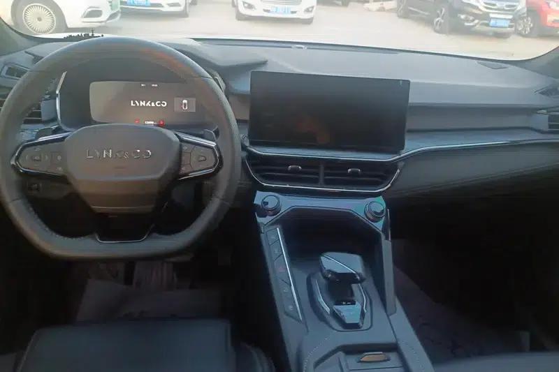 Lynk & Co 06 2023 Remix 1.5T Pro — миниатюра 11