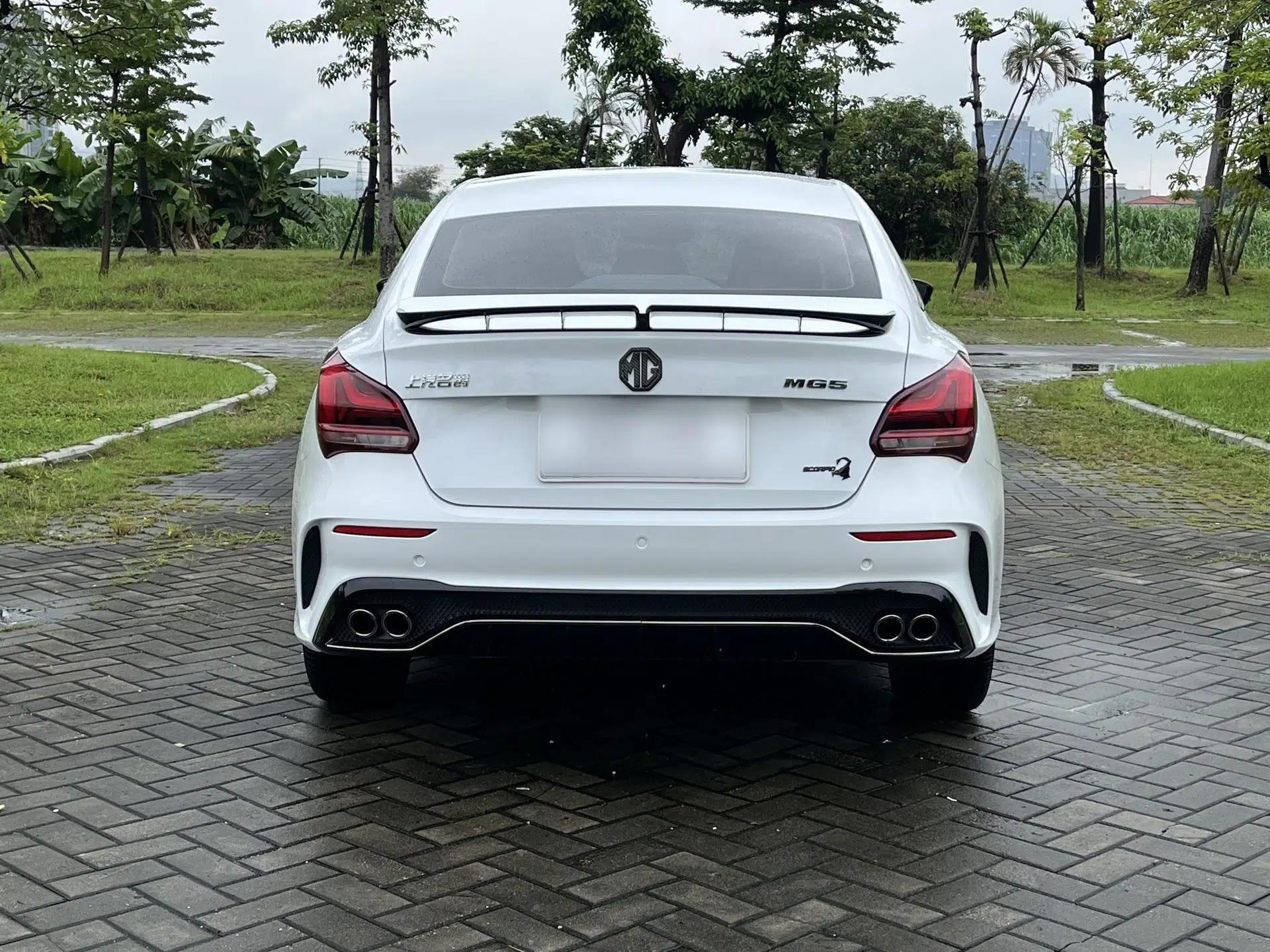 MG 5 Scorpio 2022 1.5T Trophy Sport Luxurious Edition — миниатюра 15