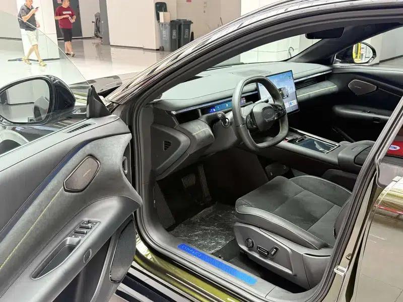 Lynk & Co 10 EM-P 2025 240 AWD Ultra Sport Edition — миниатюра 14