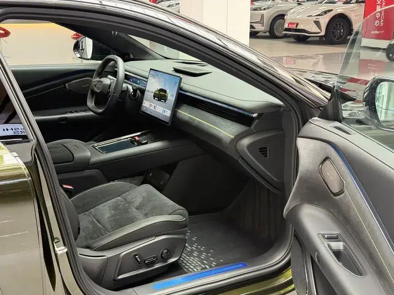 Lynk & Co 10 EM-P 2025 240 AWD Ultra Sport Edition — миниатюра 16