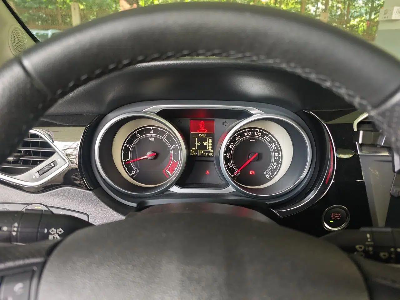 MG GS 2015 1.5TGI TST Luxury Edition — миниатюра 11