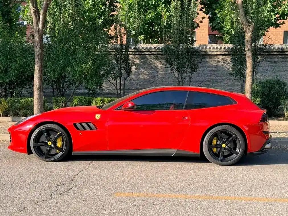 2017 GTC4Lusso 3.9T V8 — миниатюра 3