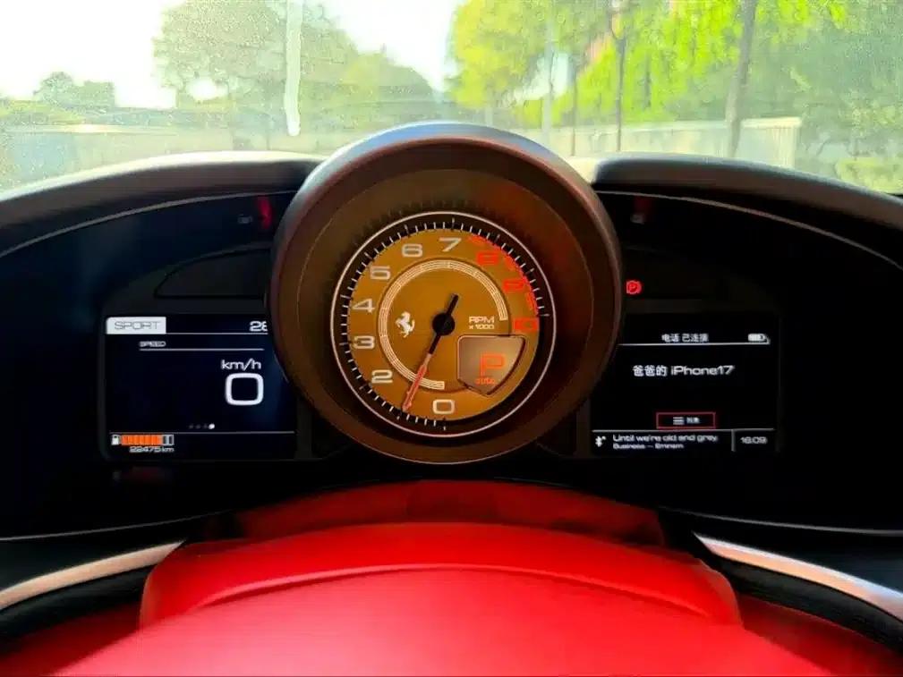 2017 GTC4Lusso 3.9T V8 — миниатюра 10