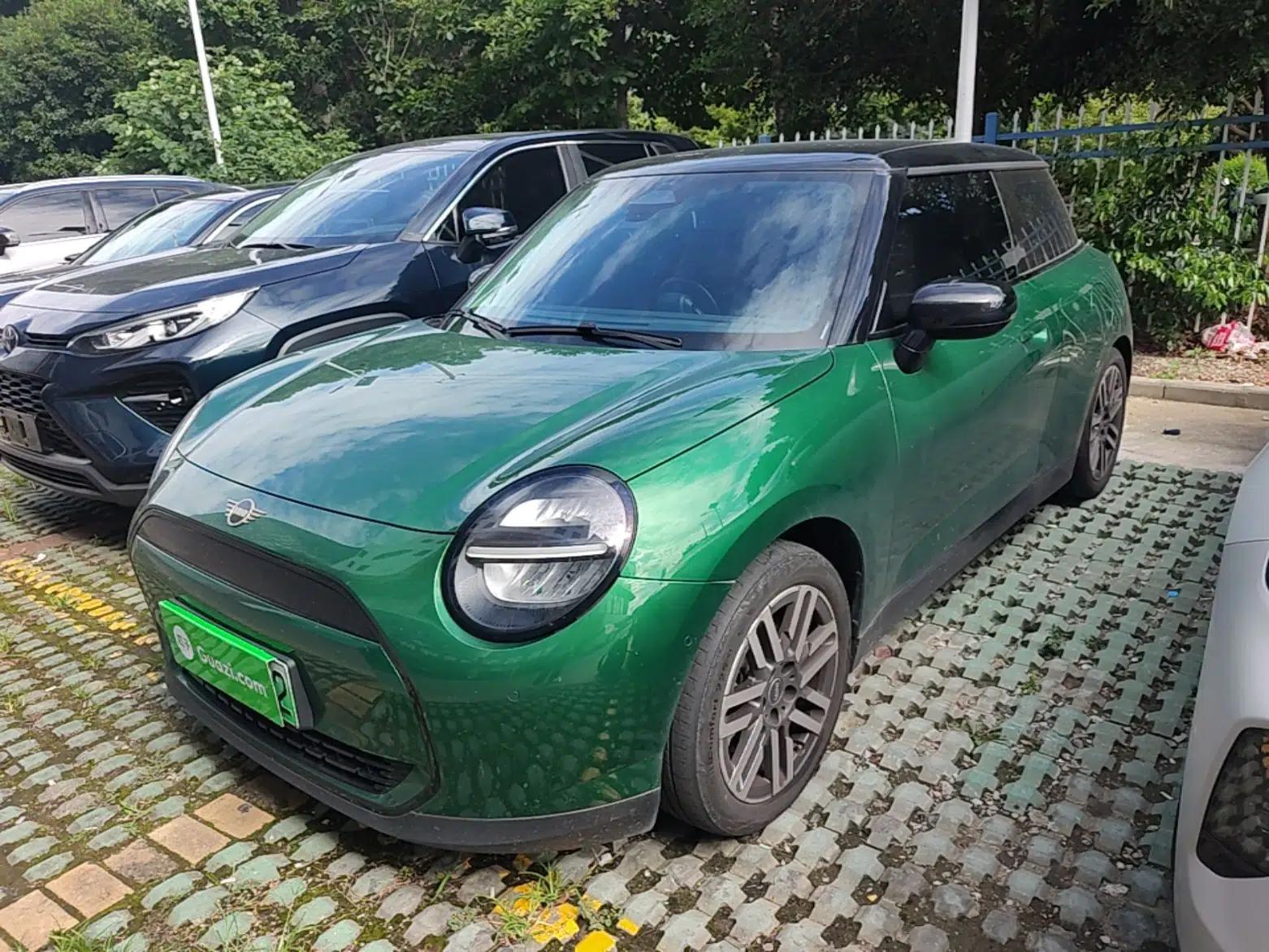 MINI Electric COOPER 2024 456km COOPER E Classic Edition — миниатюра 1