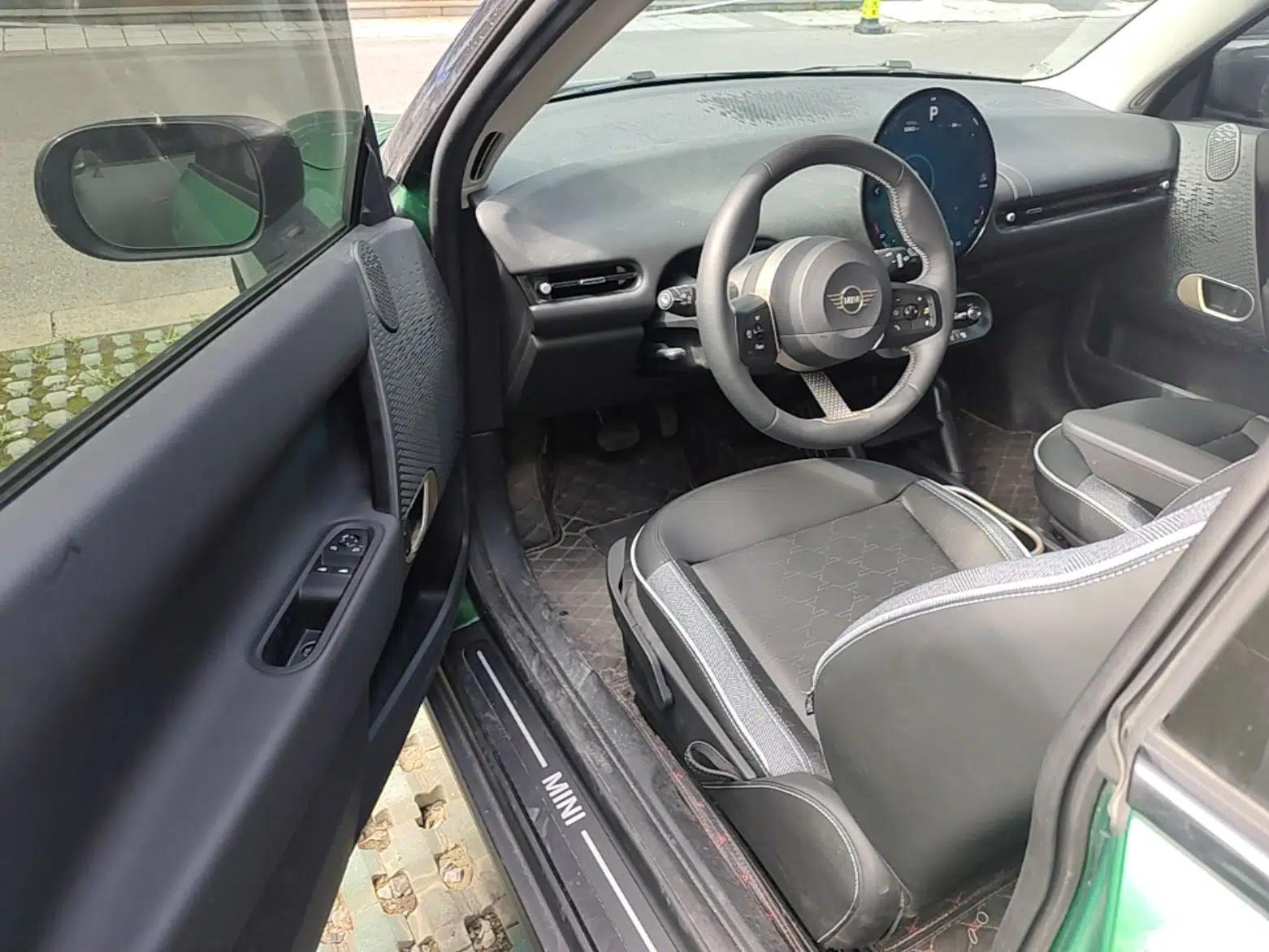 MINI Electric COOPER 2024 456km COOPER E Classic Edition — миниатюра 18