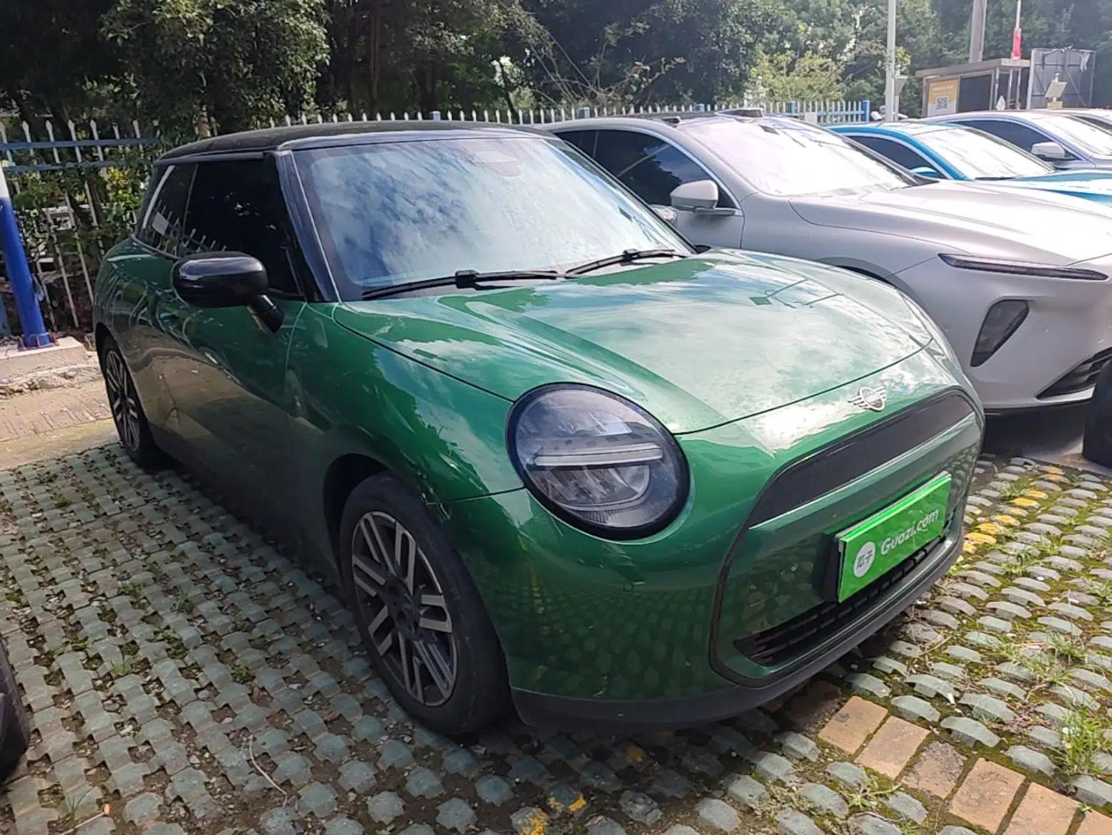 MINI Electric COOPER 2024 456km COOPER E Classic Edition — миниатюра 3
