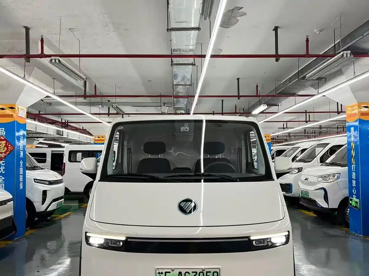 Fengjing i 2025 i9 Professional Logistics Long Wheelbase Front-Wheel Drive Aiek 51.52kWh Smart Edition Flat Roof Single Tire 2 Seats — миниатюра 2