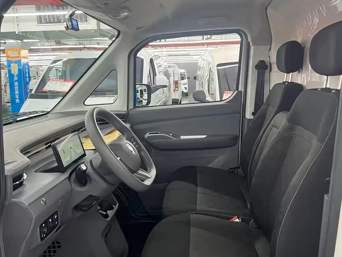Fengjing i 2025 i9 Professional Logistics Long Wheelbase Front-Wheel Drive Aiek 51.52kWh Smart Edition Flat Roof Single Tire 2 Seats — миниатюра 12