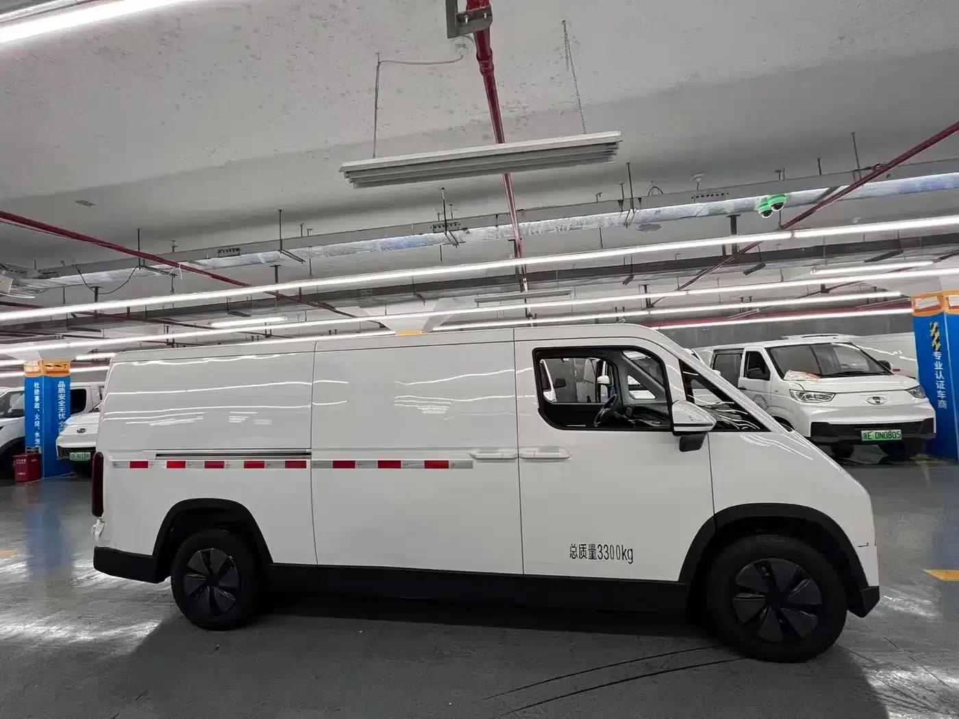 Fengjing i 2025 i9 Professional Logistics Long Wheelbase Front-Wheel Drive Aiek 51.52kWh Smart Edition Flat Roof Single Tire 2 Seats — миниатюра 4