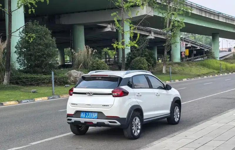 Chery Tiggo 3x 2021 PLUS 1.5L CVT Queen Edition — миниатюра 6