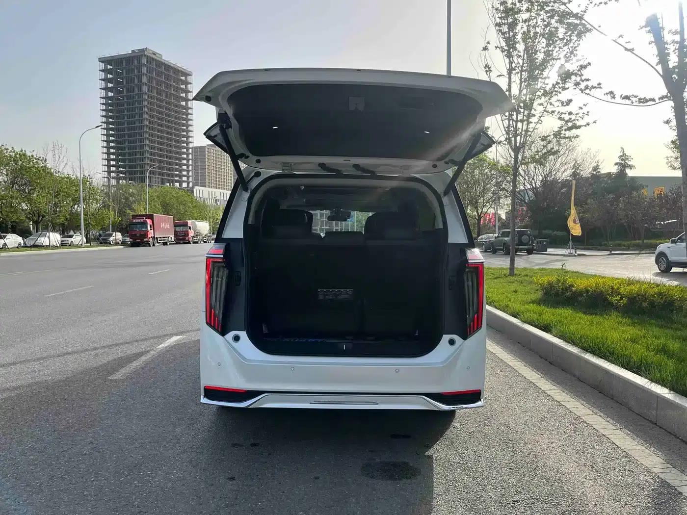 Trumpchi M8 2024 Master Series 400T Premium Edition — миниатюра 18