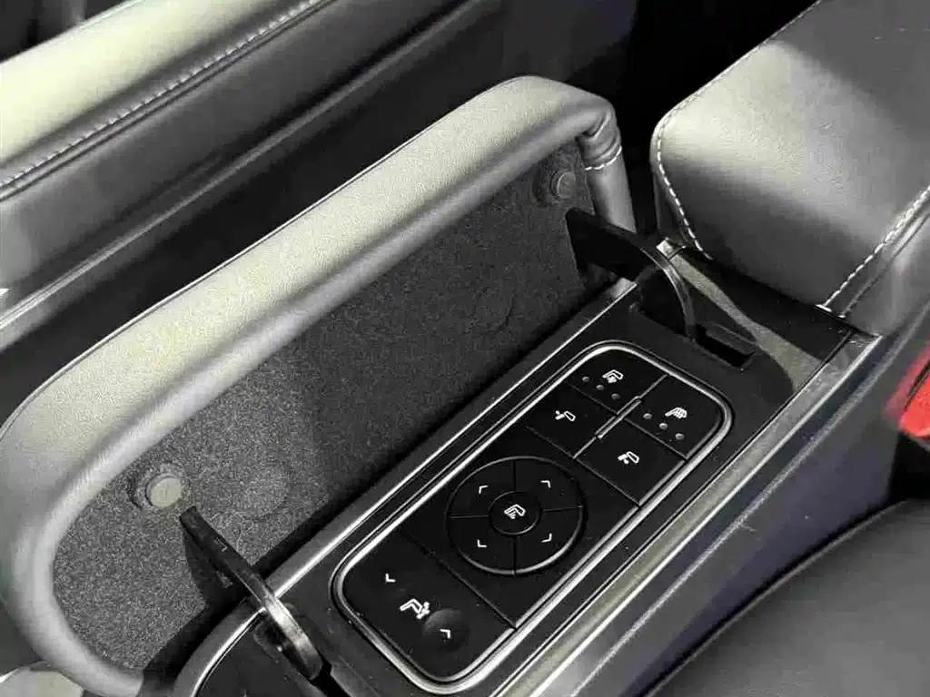 Trumpchi M8 2021 Master Series 390T Supreme Edition — миниатюра 9