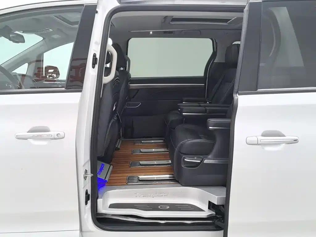 Trumpchi M8 2023 Master Series 390T Supreme Edition — миниатюра 15