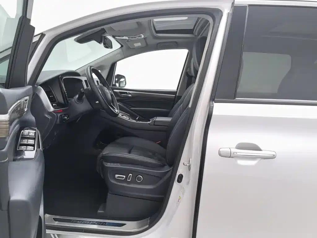 Trumpchi M8 2023 Master Series 390T Supreme Edition — миниатюра 10