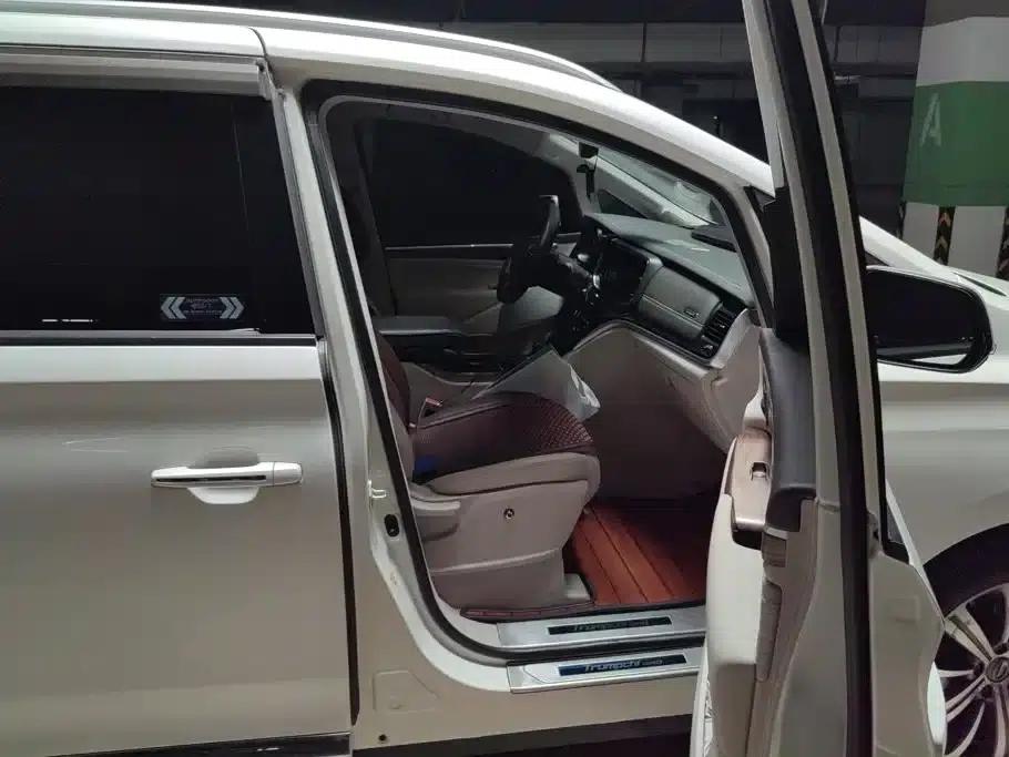 Trumpchi M8 2018 320T Premium Edition — миниатюра 8