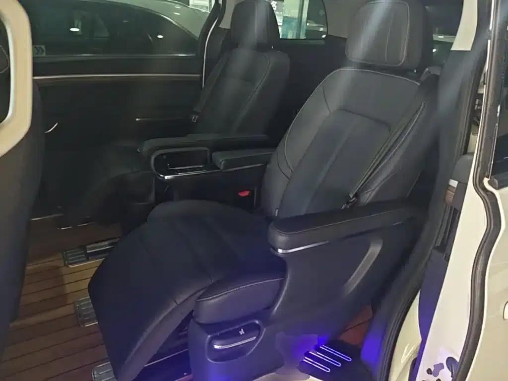 Trumpchi M8 2021 Master Series 390T Supreme Edition — миниатюра 17