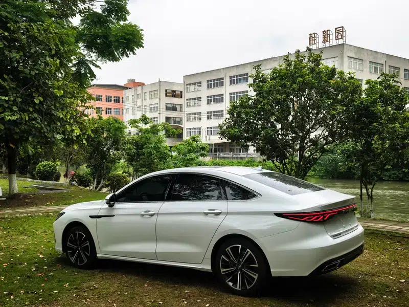 Chery Arrizo 8 PRO 2025 1.6T DCT Comfort Model — миниатюра 5