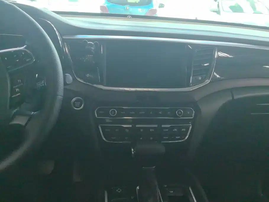 Trumpchi GS8 2017 320T 2WD Luxury Intelligent Connected Edition (7-seater) — миниатюра 13