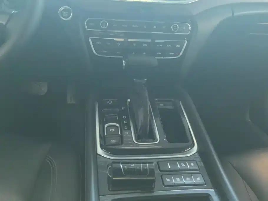 Trumpchi GS8 2017 320T 2WD Luxury Intelligent Connected Edition (7-seater) — миниатюра 16