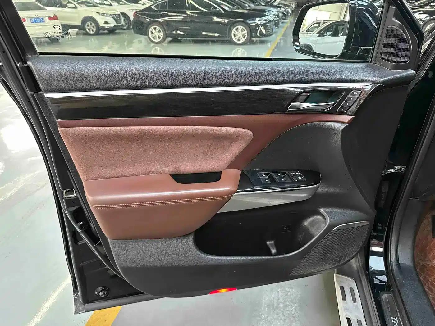Trumpchi GS8 2017 320T 2WD Luxury Intelligent Connected Edition (7-seater) — миниатюра 16