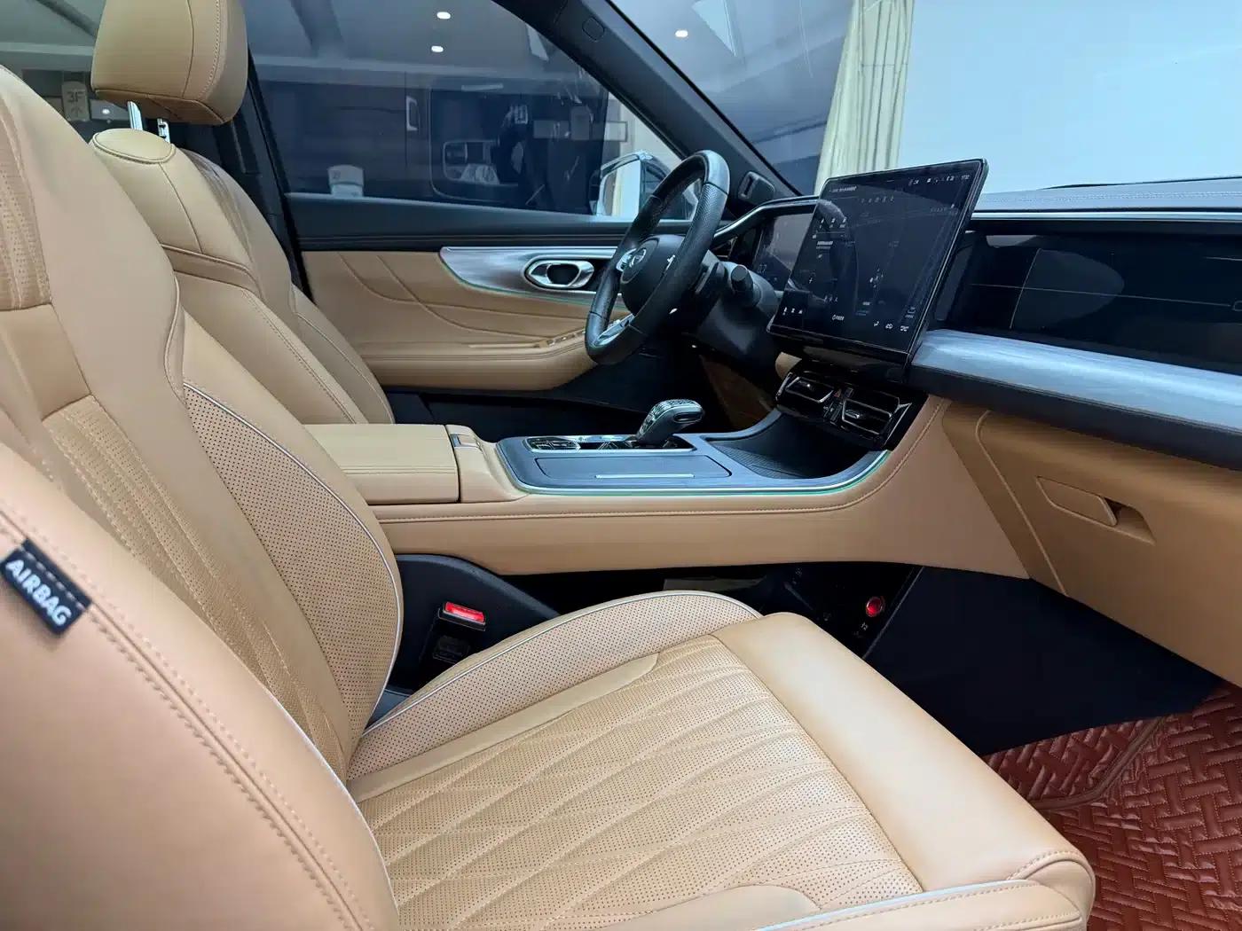 Trumpchi GS8 2024 Navigator Series 2.0TGDI 2WD Luxury Intelligent Connected Edition 7-Seater — миниатюра 9