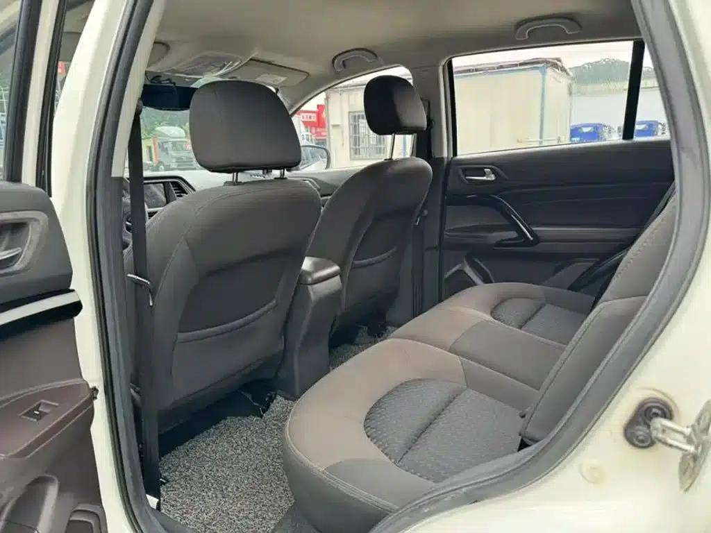 Trumpchi GS4 2015 200T G-DCT Comfort Edition — миниатюра 6